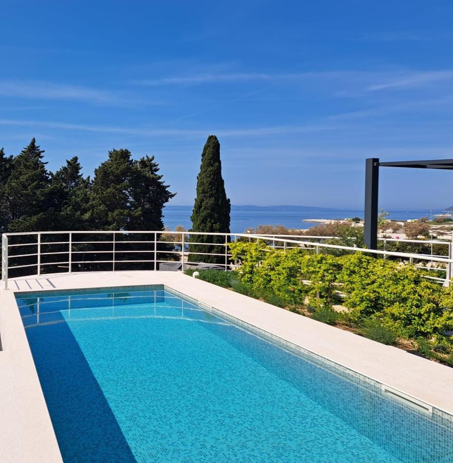 Apartment With Private Pool Split Exteriér fotografie
