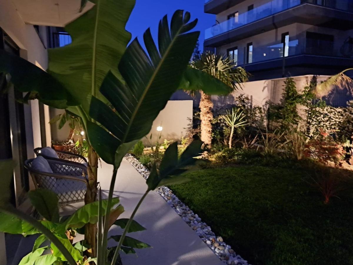 Apartment With Private Pool Split Exteriér fotografie