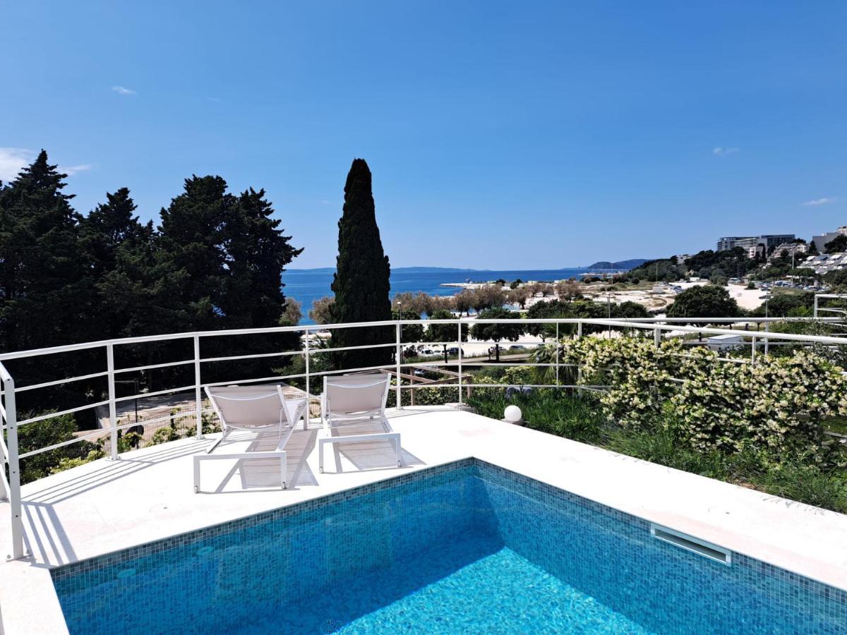 Apartment With Private Pool Split Exteriér fotografie
