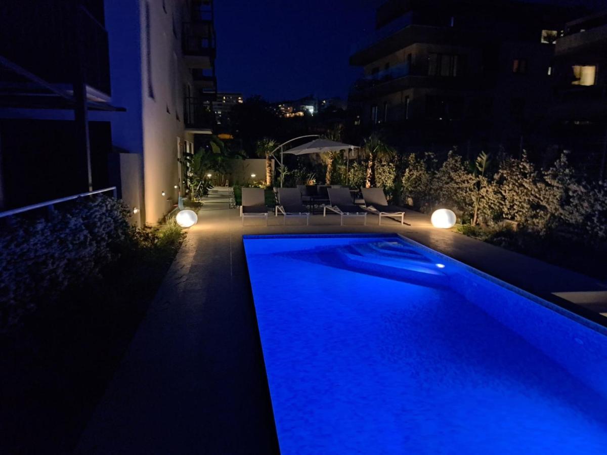 Apartment With Private Pool Split Exteriér fotografie