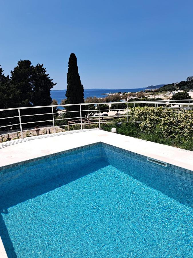 Apartment With Private Pool Split Exteriér fotografie