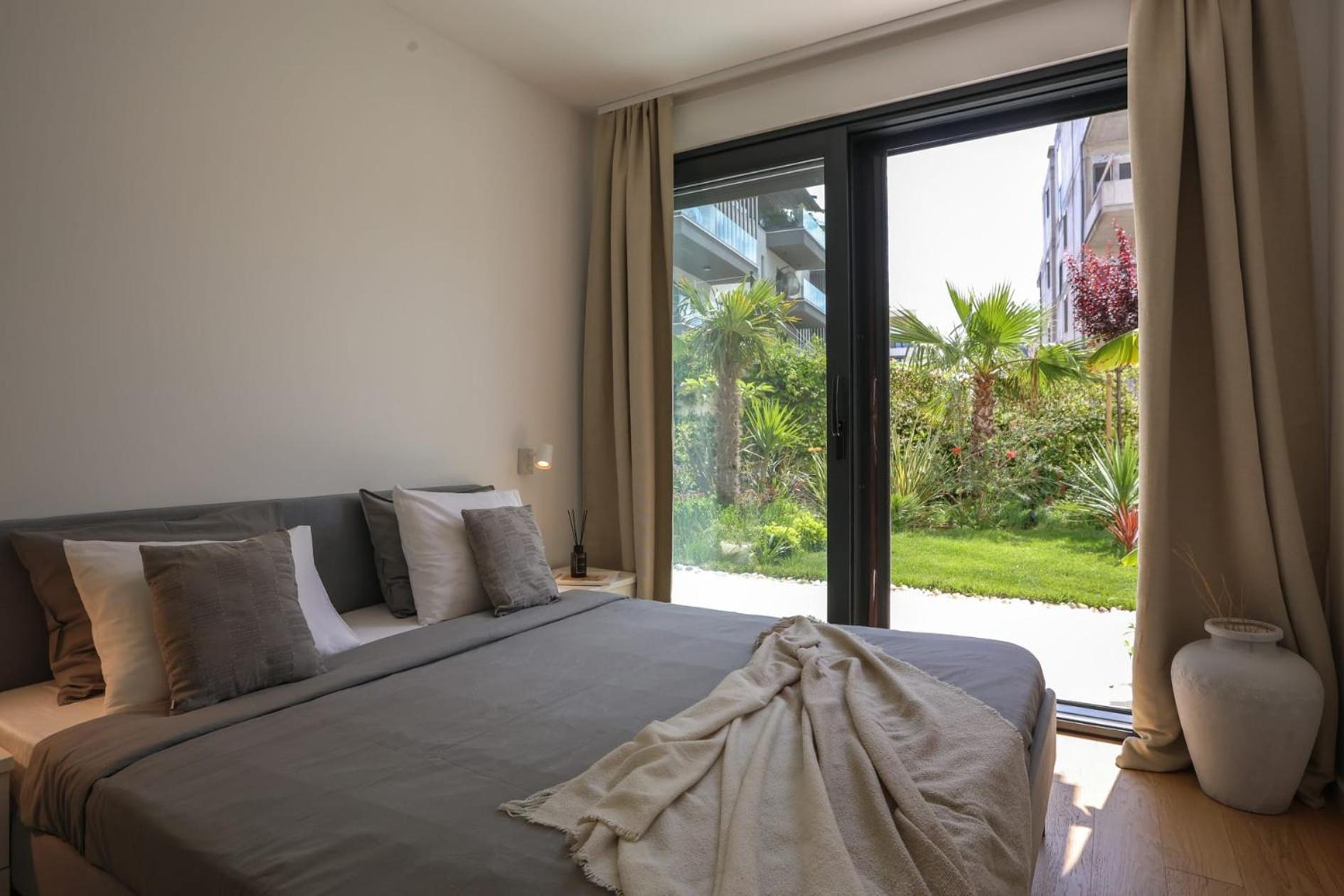 Apartment With Private Pool Split Exteriér fotografie